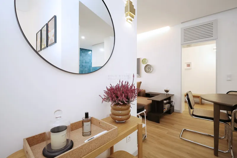 Apartamento T1 – Lapa – 70m2  Renovado – Mobilado