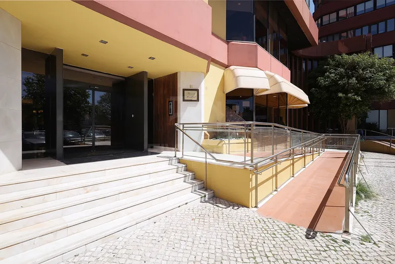 T3 - Renovado - Torres das Palmeiras - Oeiras