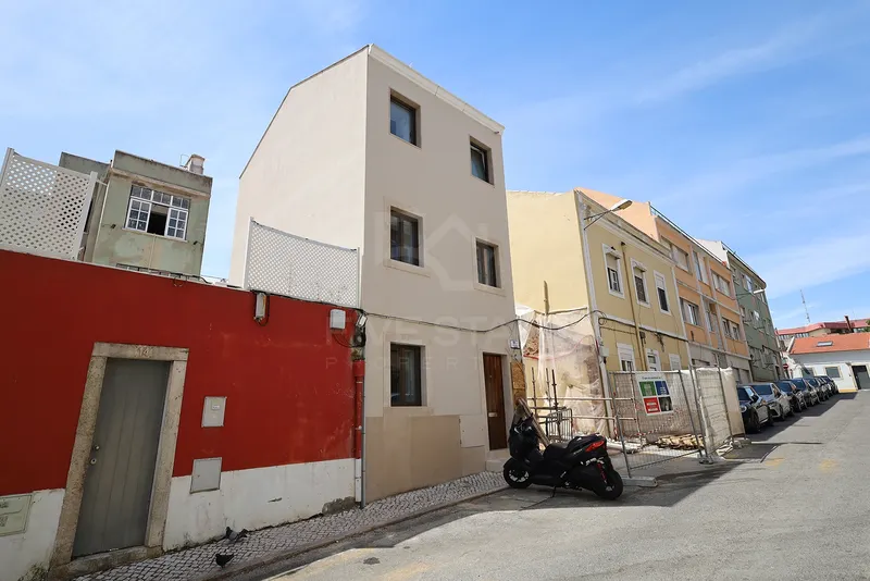 Moradia T2 renovada – Terraço - Belém