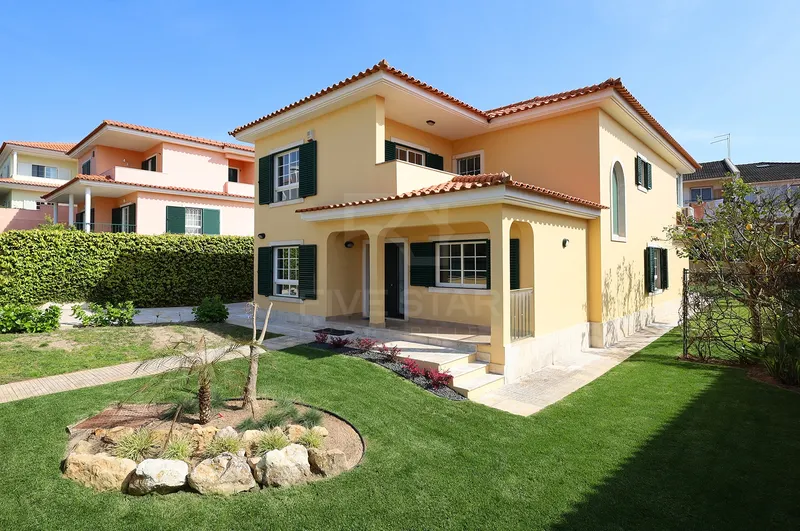 Moradia T5+1 - Grande jardim - Cascais - Kings’s College