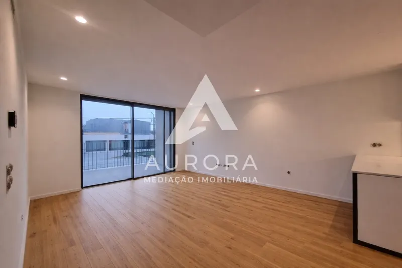 Apartamento T2 último piso - Vista mar - Varanda Sul - 3 Lugares de garagem + Arrumos