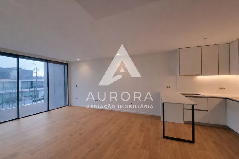 Apartamento T2 último piso - Vista mar - Varanda Sul - 3 Lugares de garagem + Arrumos