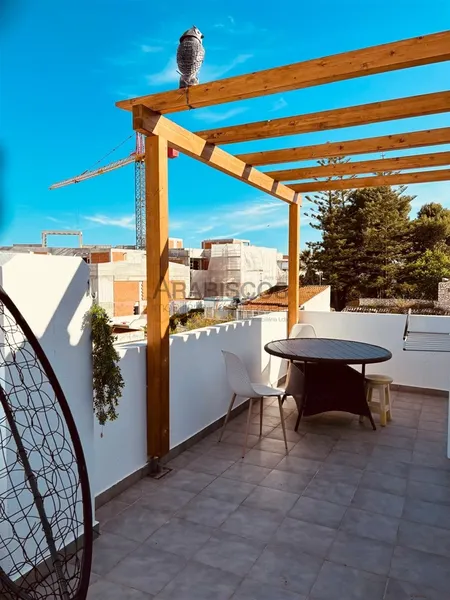 Apartamento T0+1 renovado - Terraço com vista panorâmica - Alvor - Centro