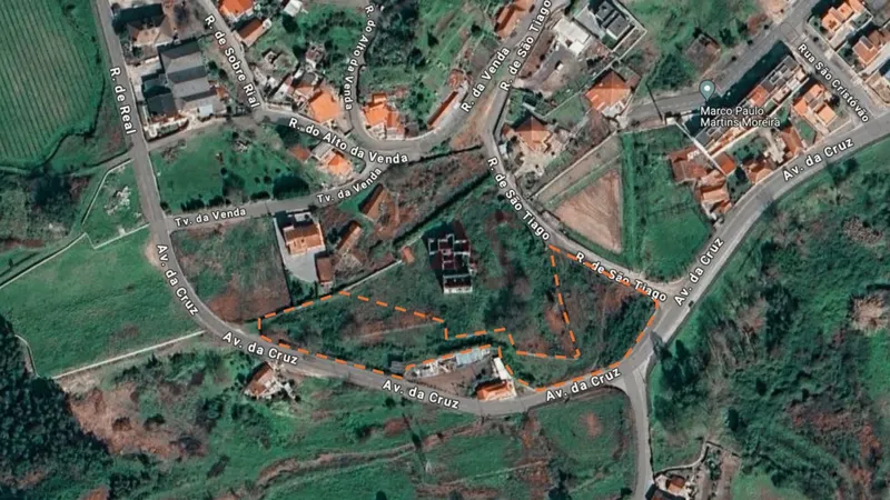 Grundstück mit 4862 m2 und PIP-genehmigt 4 Villen und 1 Ferienanlage 6 Bungalows in Louredo, Paredes