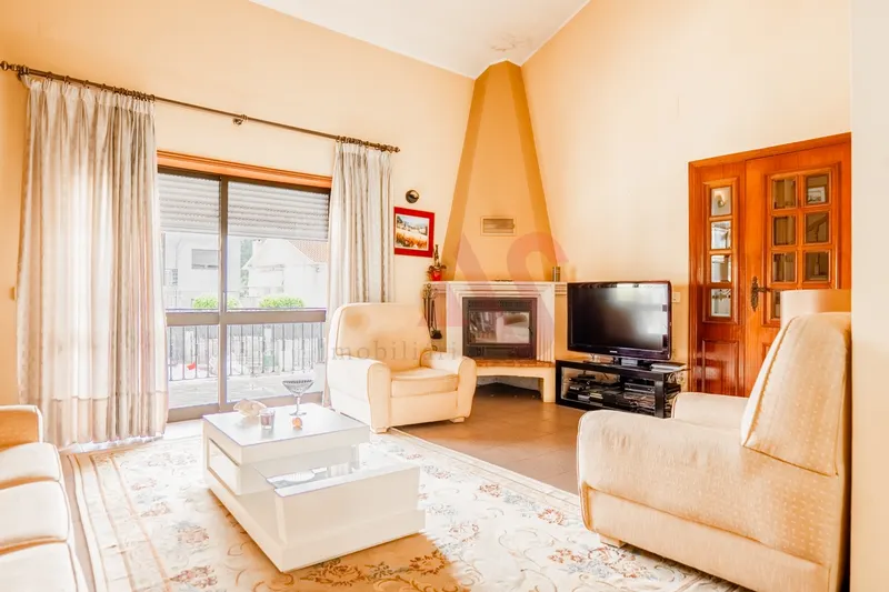 House T4 in Moreira de Cónegos, Guimarães