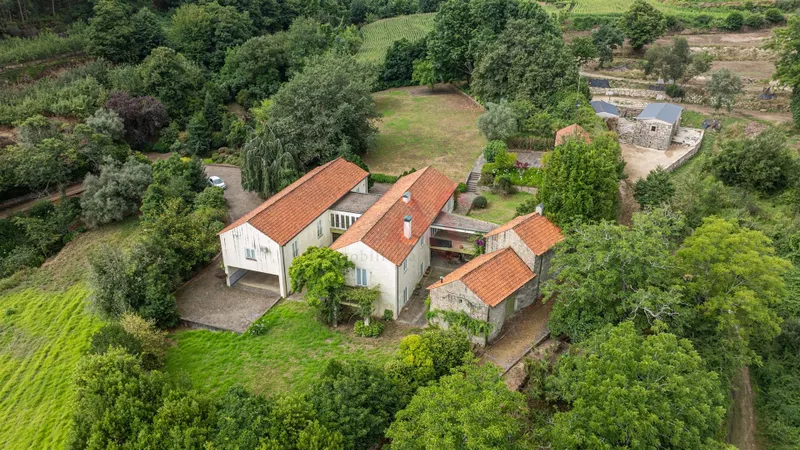 Quinta da Azenha – Encanto Rural em Lustosa, Lousada