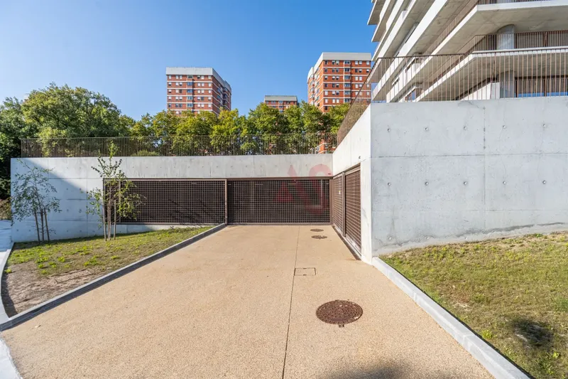 NOUVEAU appartement de luxe de 2 chambres dans la tour Miramar à Porto