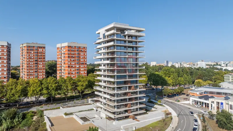NOUVEAU appartement de luxe de 2 chambres dans la tour Miramar à Porto