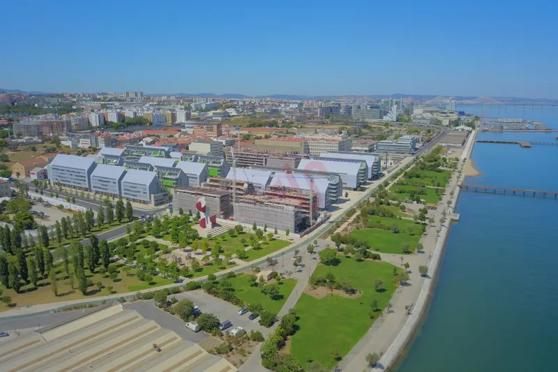 NEW T0 Apartment from 490.000€ in the Prata Riverside Village Development