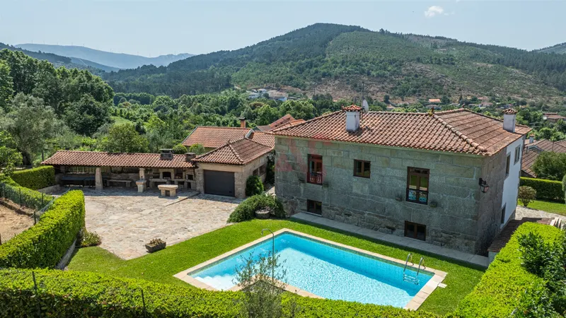 Casa Loureiro a Paradança, Mondim de Basto