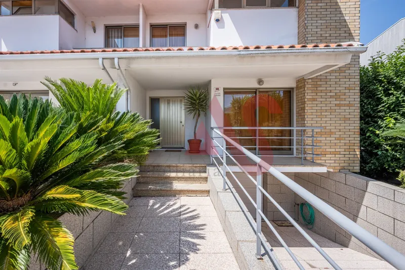 3-Zimmer-Haus mit Garten, Grill und Garage für 3 Autos | Serzedelo, Guimarães