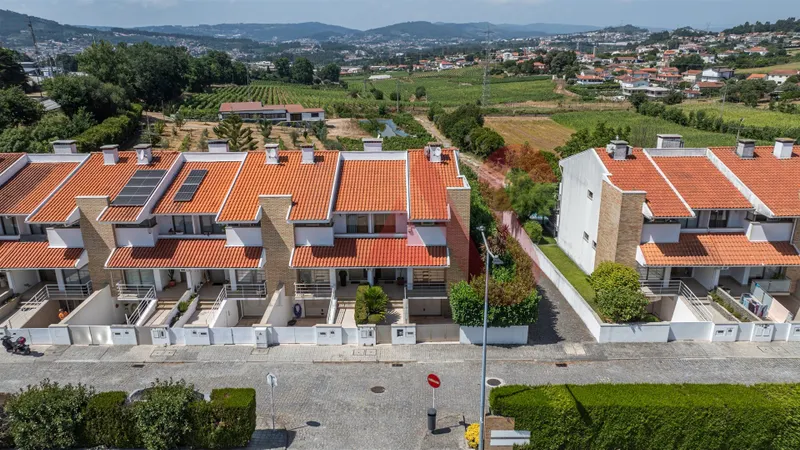3-Zimmer-Haus mit Garten, Grill und Garage für 3 Autos | Serzedelo, Guimarães