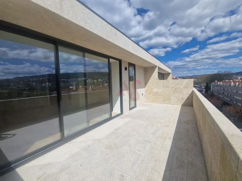 Apartamento de luxo T2 recuado em Creixomil, Guimarães