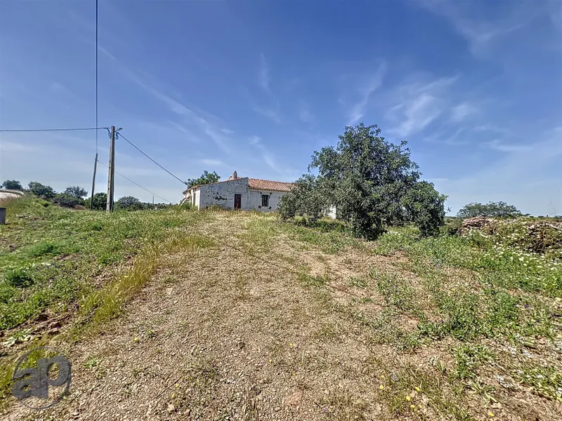 Terreno e ruína para venda