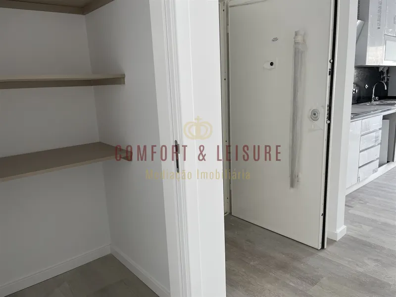 Apartamento T2 NOVO com garagem em box na Ramada