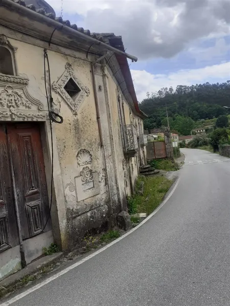 Detached house to restore T7