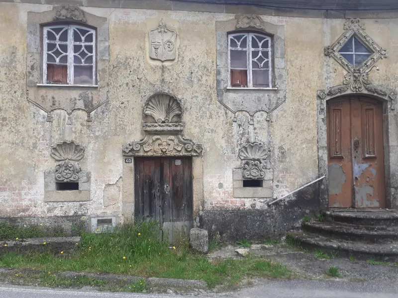 Detached house to restore T7