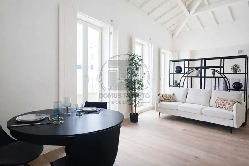 Apartamento Novo, Mobilado, Equipado e Cheio de Charme — Uma Oportunidade Irrepetível à Boavista