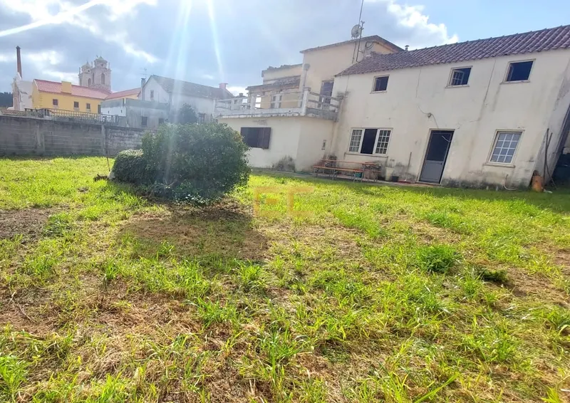 Casa con terreno, en Seiça!