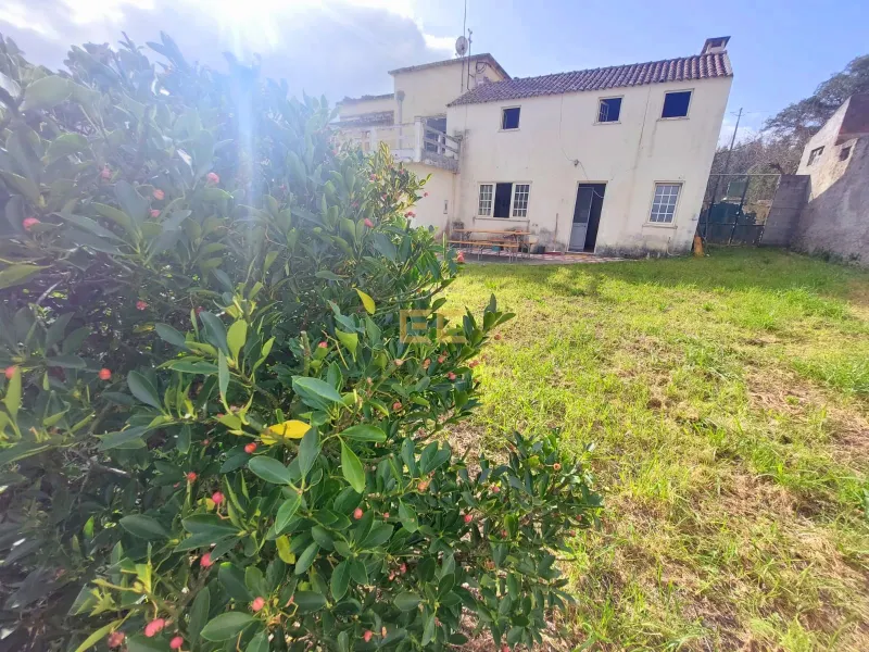Casa con terreno, en Seiça!