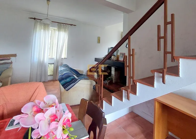 Casa con terreno, en Seiça!