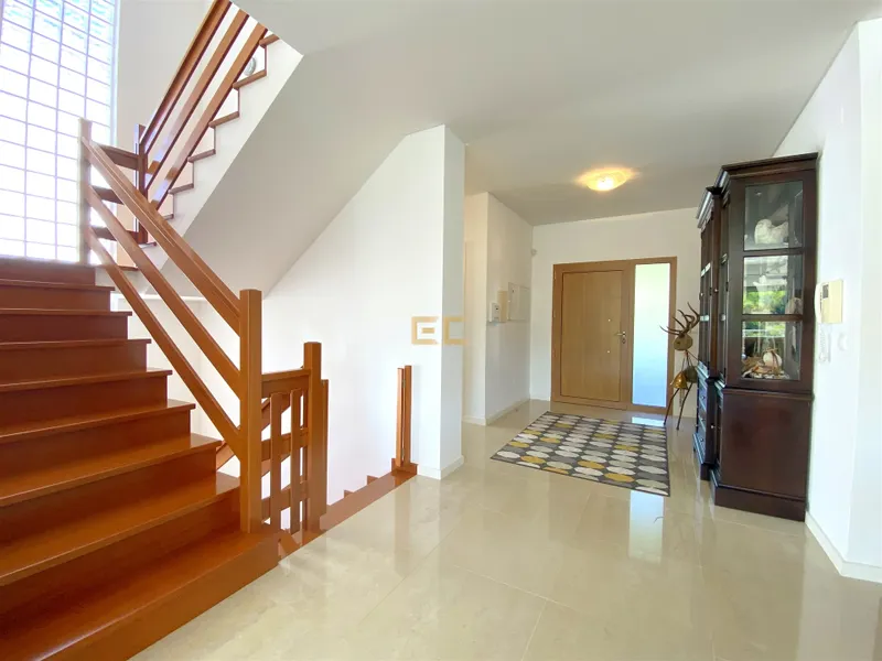 Vrijstaand huis 5 kamerwoning