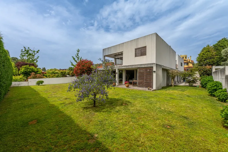 Luxury 6-Bedroom Villa Afurada, Gaia | Golden Hour Real Estate Exclusive