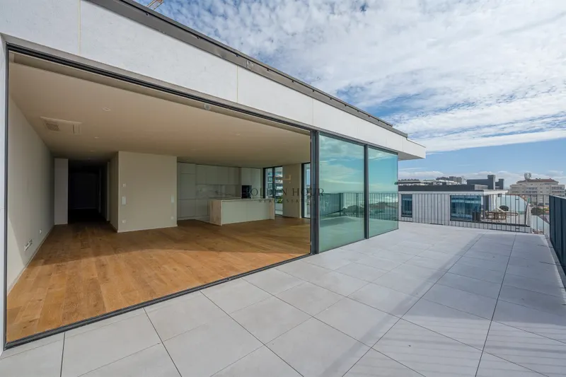 Penthouse T4 de Luxo em Canidelo com Vista Definitiva sobre o Mar I Golden Hour