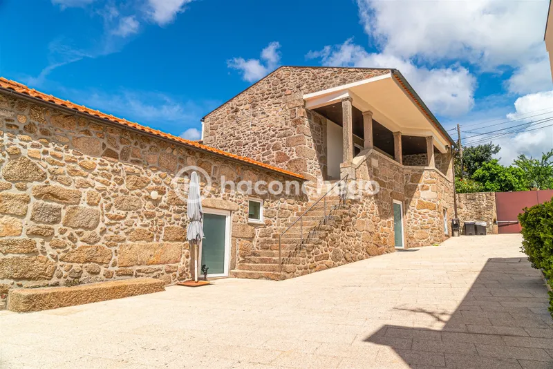 Moradia individual com piscina em Mariz Barcelos