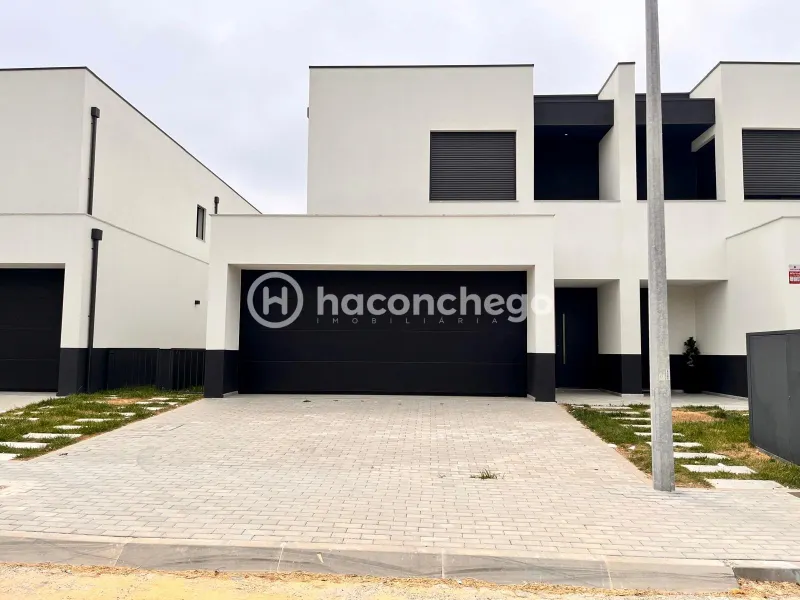 Twee onder één kap 3 kamerwoning