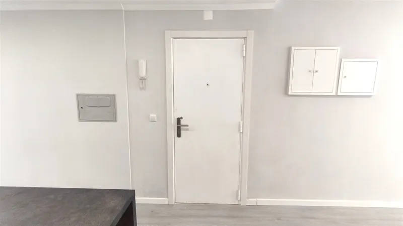 Apartamento T2 Totalmente Remodelado - Benfica/Colombo