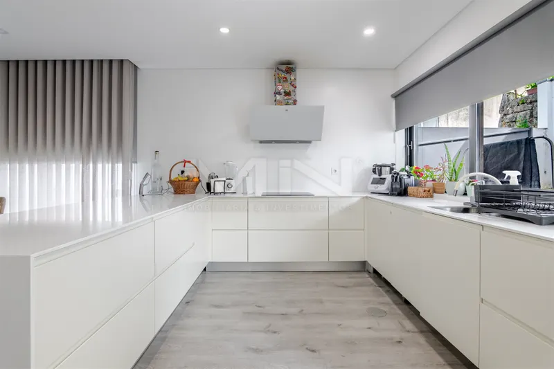 House T4