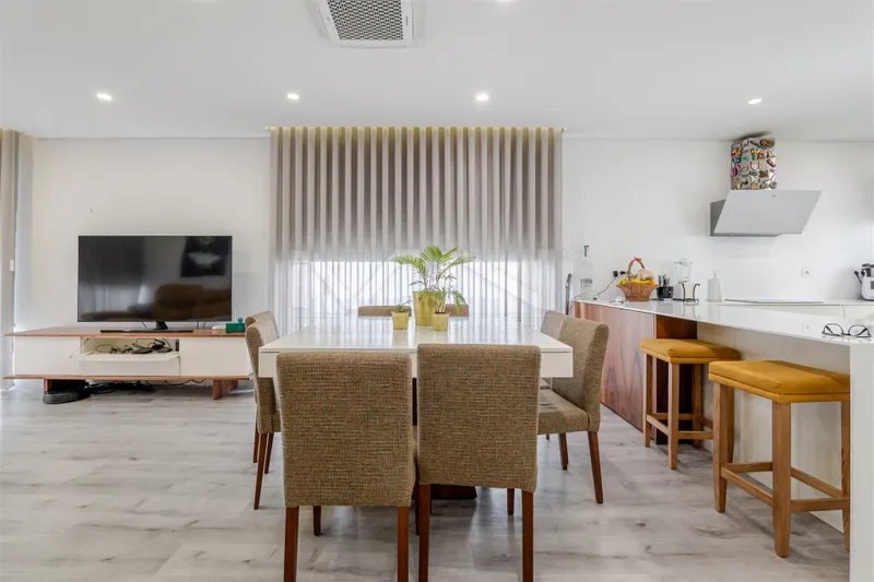 House T4