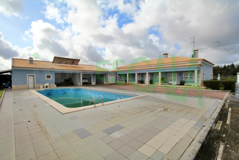 Moradia T4 de Luxo c/ Piscina no concelho de Almeirim
