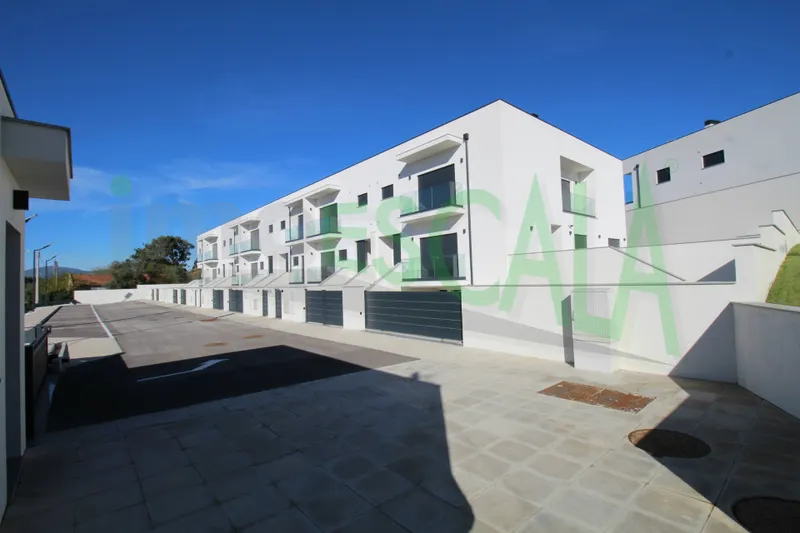 Semi-detached house T4