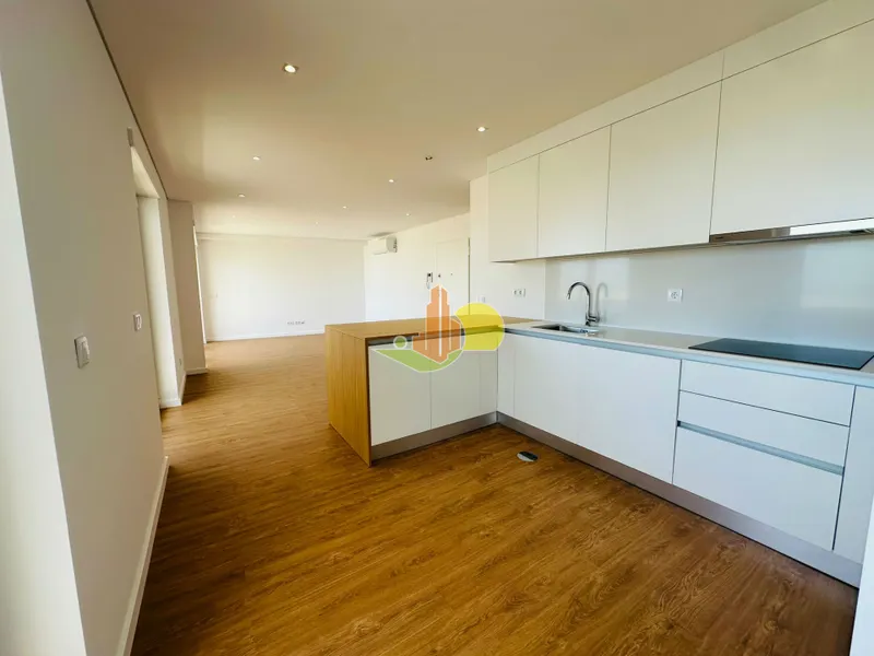 Nieuw appartement met 3 slaapkamers en uitzicht op zee!