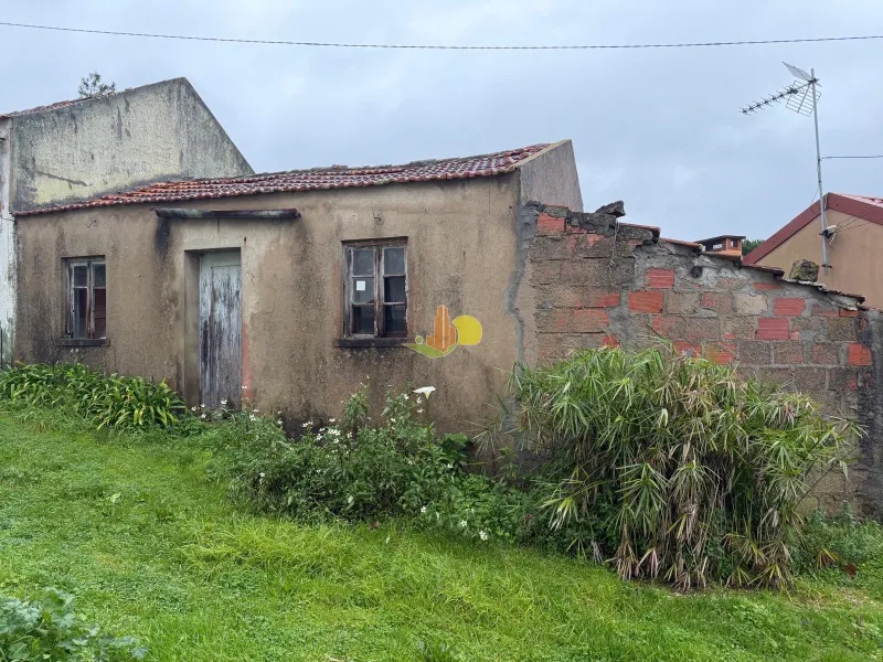 Twee onder één kap 3 kamerwoning