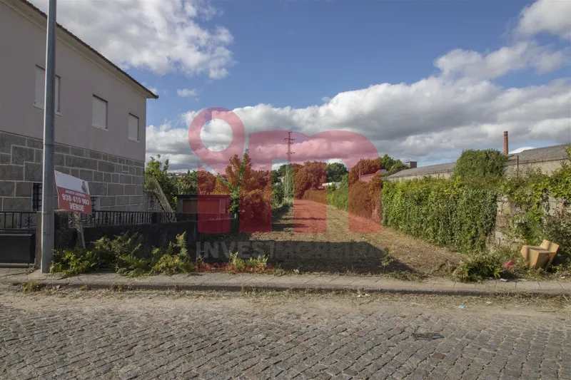 TERRENO NO CENTRO DE VILA DAS AVES