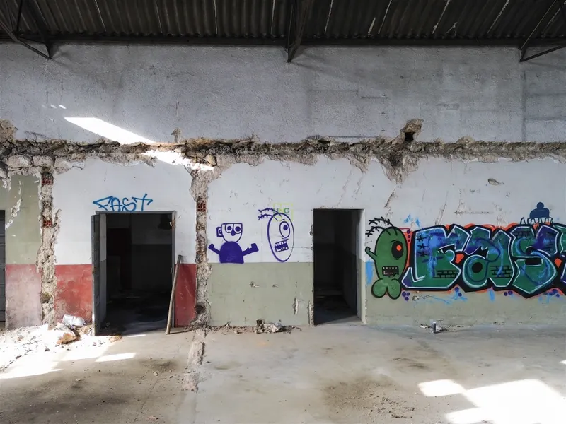 WAREHOUSE 1485 m² – CENTRAL AREA OF CASTELO BRANCO
