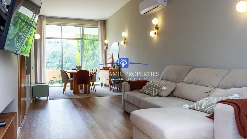 Arractive two bedroom townhouse with roof terrace