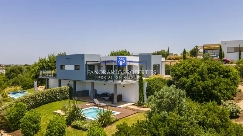  New on the market.   Modern 3-Bedroom semi-detached villa with private pool