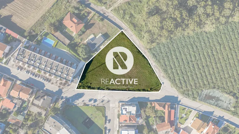 Terreno com 4.426 m² para construção de 9 moradias | Maia