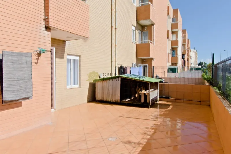 Apartamento T2 com Terraço Privativo e 2 L.Garagens – Póvoa de Varzim