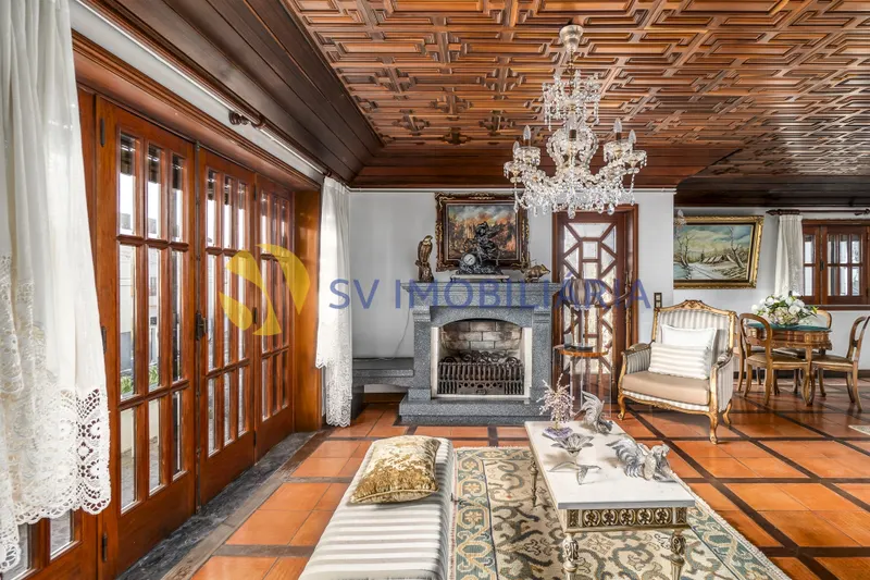 Moradia T4 em Ermesinde com Varandas e Aquecimento Central