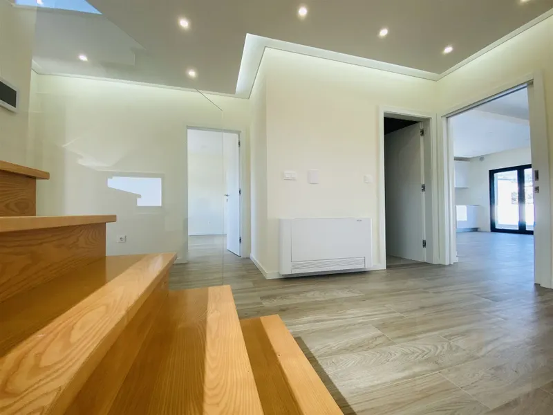 FABULOSA MORADIA T4+1 COM PISCINA, ELEVADOR E CAVE