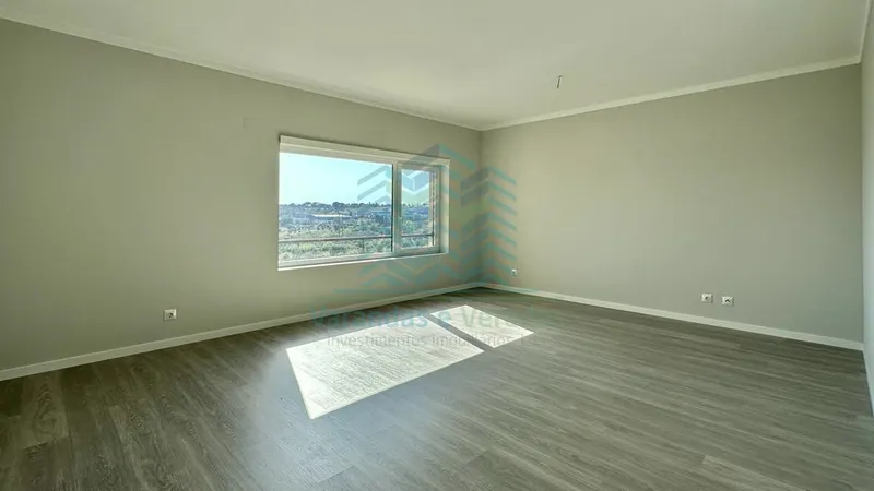 New 3 bedroom apartment in Torres Novas, with garage and balcony