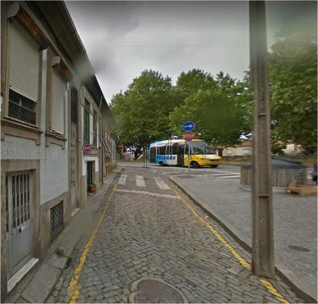 House in Circunvalação, 650m from Hospital de S. João and IPO