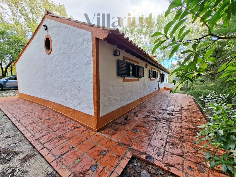 Moradia Térrea com Terreno Extenso a 3 min de Alverangel