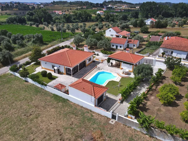 Villa with Pool and Land in São Pedro de Tomar | Villarius