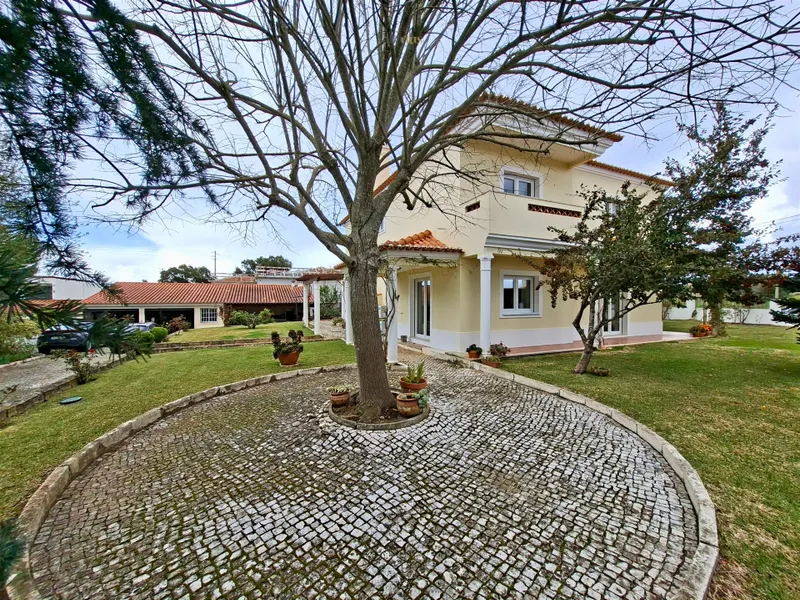 Villa 5 chambres à Tomar avec double garage et jardin | Villarius